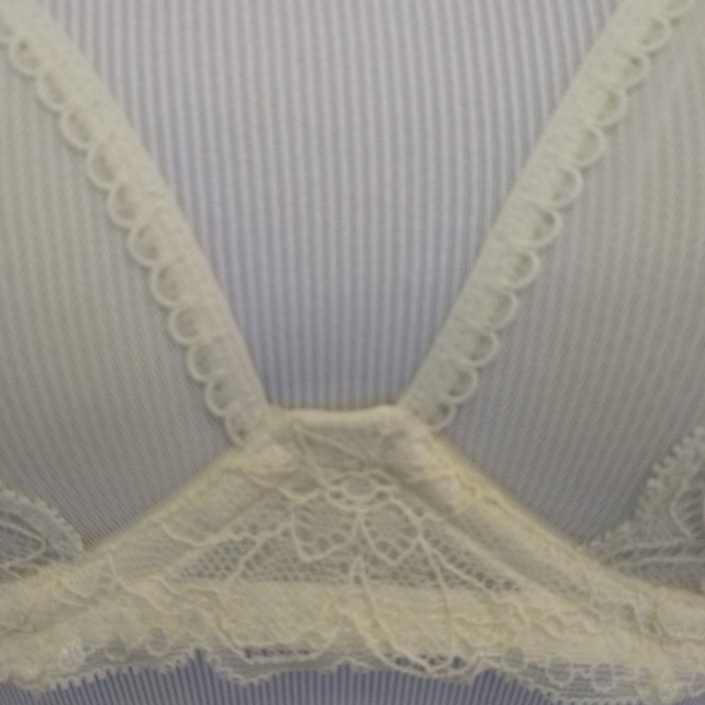 NWT Luxurious White Lace Bra Lingerie - Picture 4 of 8